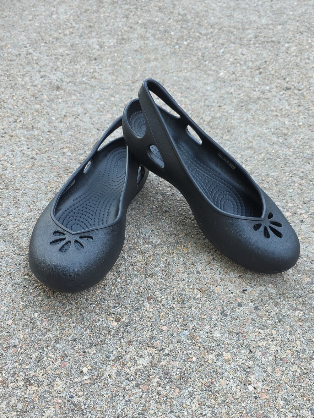 Crocs Black Taylor Flower Slingback Ballet Style Flats Size 8